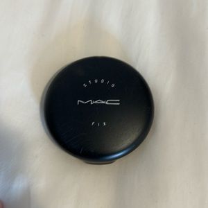 MAC studio fix nw25